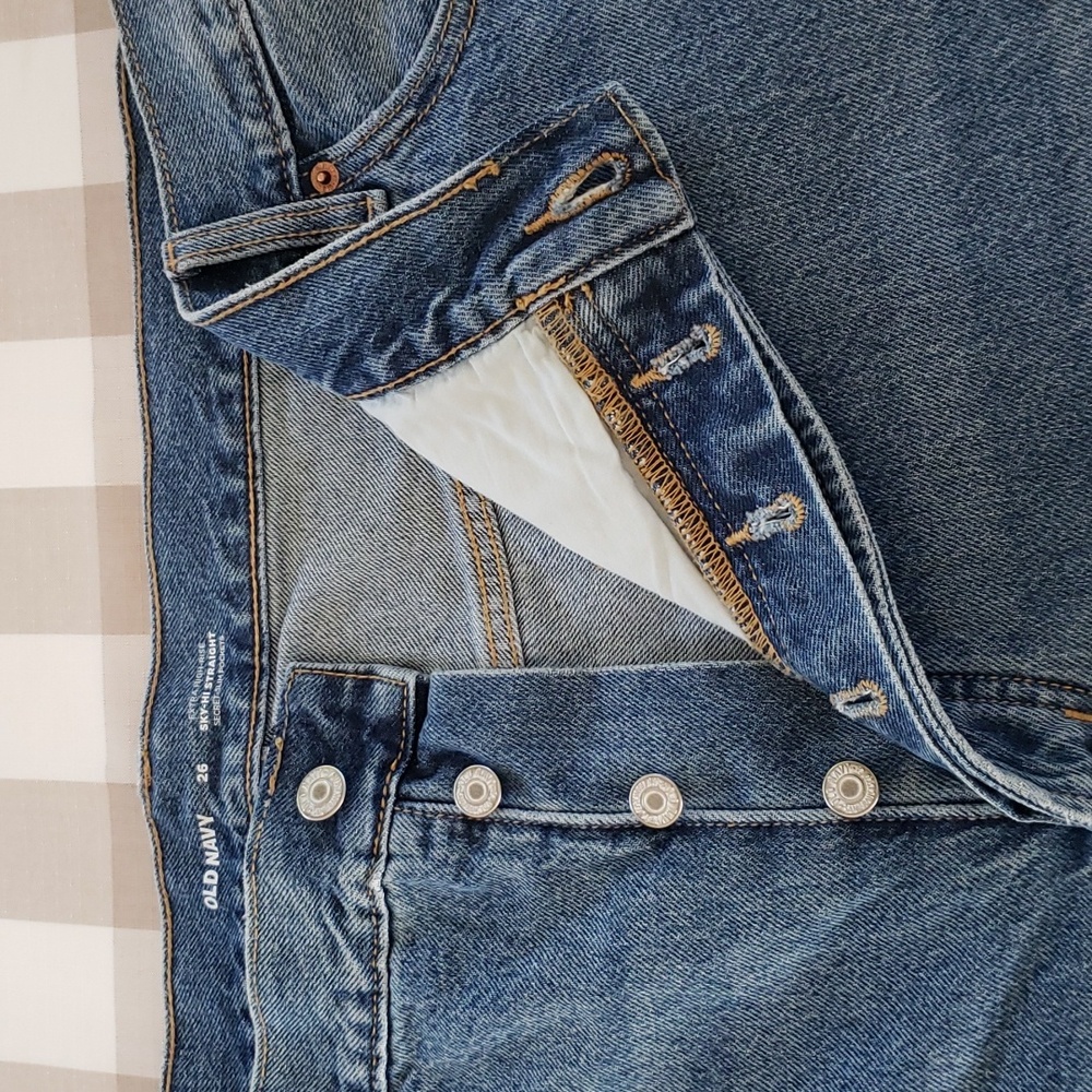 Extra High-Waisted Button-Fly Sky-Hi Straight Cropped Jeans - Size 26 - Picture 9 of 11